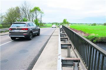 Die Lavener wünschen sich seit Jahren einen Radweg an der Kreisstraße 61. Aber der Bau wird nicht vor 2021 beginnen. Die Geestebrücke stellt eine große Herausforderung für die Planer dar.