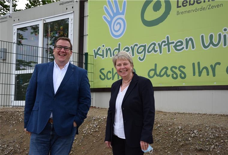 Die Lebenshilfe-Geschäftsführung: Volker Wahlers und Marlies Schröder blicken voller Zuversicht auf die geplante Kooperative Kita mit 113 Plätzen für beeinträchtigte und nicht beeinträchtigte Kinder unter einem Dach.