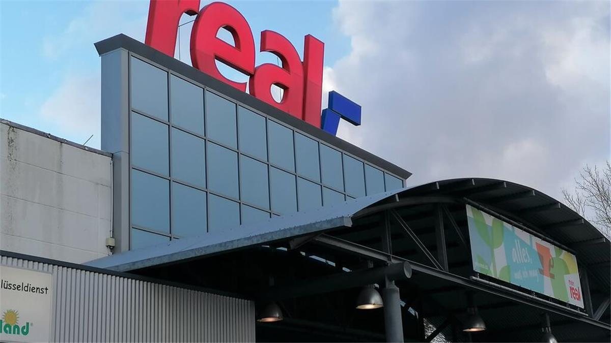 Nachfolger für Real gefunden! Dieser Markt kommt ins Gewerbegebiet Spaden Die Außenansicht eines Real-Marktes. In Spaden ist nun klar, welcher Markt die Nachfolge antritt.