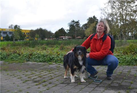 Die Leine bleibt dran: Britta Thomsen wird ihren „Mio" im Kurpark auch künftig nicht frei laufen lassen können.