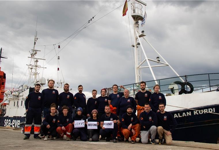 Crew wird auf Covid-19 getestet Die letzten Retter im Mittelmeer: Die Crew der "Alan Kurdi wurde auf Covid 19 getestet und durfte in Palermo anlegen.