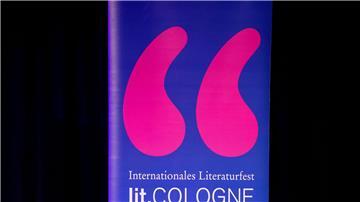 Die Lit.Cologne hat im Jahr 2001 zum ersten Mal stattgefunden.