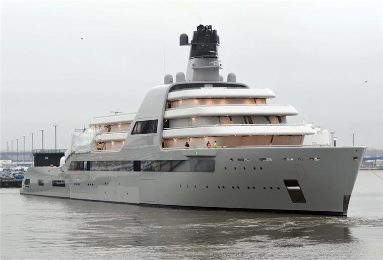 „Solaris“ geht auf Probefahrt Die Lloyd Werft baut die Megayacht „Solaris“.