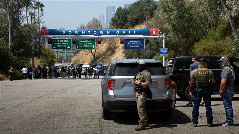 Los Angeles Dodgers spenden eine Million für Einwanderer Die Los Angeles Dodgers ließen Beamte nicht in ihr Stadion.