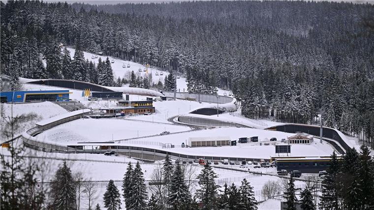 Die Lotto Thüringen Eisarena Oberhof, eine Kunsteisbahn für den Rennrodel-Sport, übernimmt den Weltcup 2026 und damit den letzten Wettbewerb vor Olympia von Königssee.