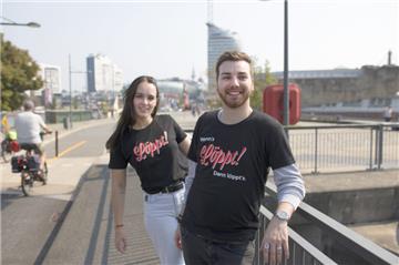 Die Lpppt-Shirts werden am Donnerstag beim Musiksommer im Fischereihafen in Bremerhaven verkauft.