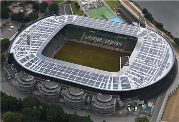 Die Luftaufnahme zeigt das leere Weserstadion.