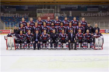 Die Mannschaft der Fischtown Pinguins in den neuen Playoff-Trikots. 