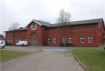 Die Markthalle in Rodenkirchen: Die Sanierungs- und Modernisierungsarbeiten sollen im April abgeschlossen sein. Daher wird nun die Suche nach einem neuen Pächter gestartet.