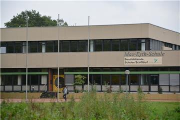 Die Max-Eyth-Schule in Schiffdorf. Hier trug sich im März der Vorfall zu, der eine Lehrerin an der Schule  teuer zu stehen kommen könnte. 