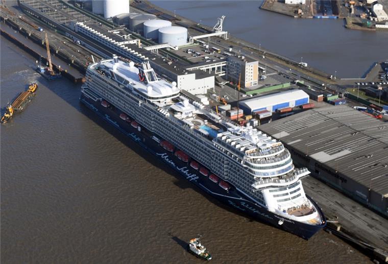 Die „Mein Schiff 1“ muss ins Dock.
