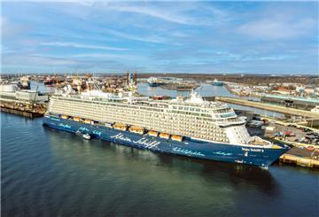 Die Mein Schiff 3 in Bremerhaven.