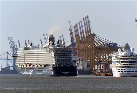 Die „Mein Schiff 3“ legt von der Columbuskaje ab und kommt erst nach fünf Wochen zurück.
