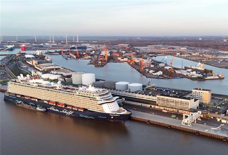 Mein Schiff 3 und Amera starten von Bremerhaven aus Die Mein Schiff drei legt für einen Tag in Bremerhave an.