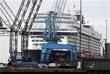 Die „Mein Schiff1“ am Kreuzfahrtterminal.
