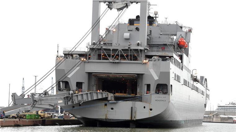 Experte bei Illner: Bremerhaven droht Sabotage-Gefahr Die „Mendonca“ der US-Navy.