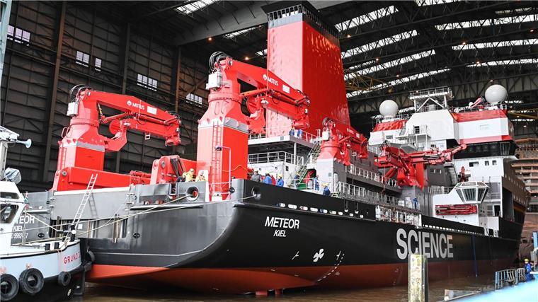Meyer Werft dockt neues Forschungsschiff „Meteor IV“ aus Die „Meteor IV“ ist 125 Meter lang.