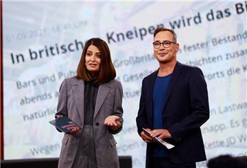 Die Moderatoren Linda Zervakis und Matthias Opdenhövel 
