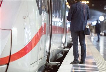 Die Monopolkommission spricht sich für eine Aufspaltung des Deutsche Bahn-Konzerns aus.