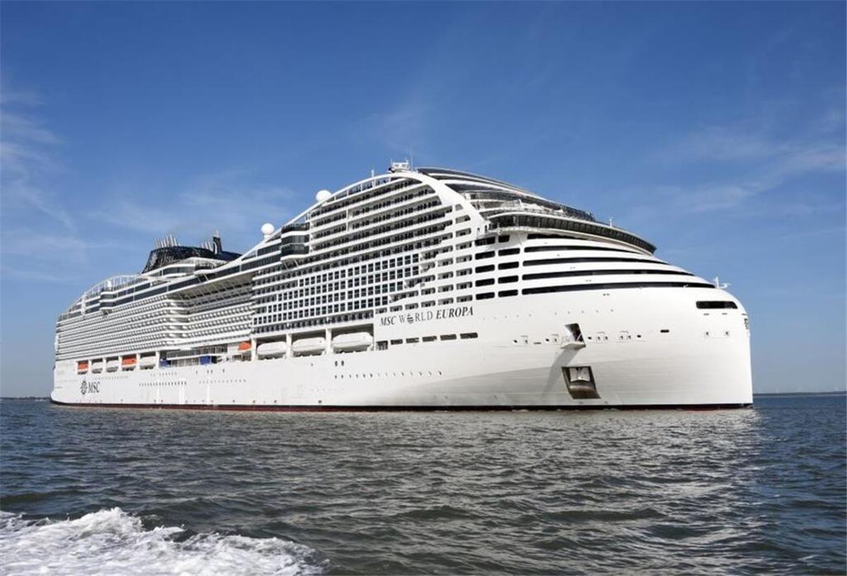 Ein Kreuzfahrtschiff. 