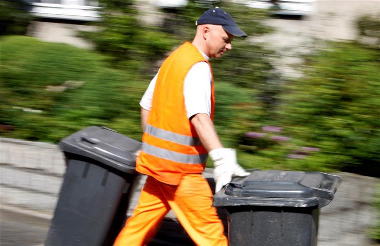 Müllabfuhr in der Wesermarsch wird teurer Die Müllabfuhr in der Wesermarsch wird ab 2020 teurer.