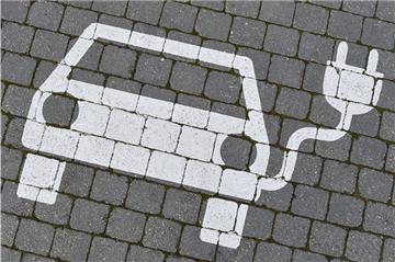 Die Nachfrage nach Elektroautos und Hybriden in Deutschland ist deutlich gestiegen.