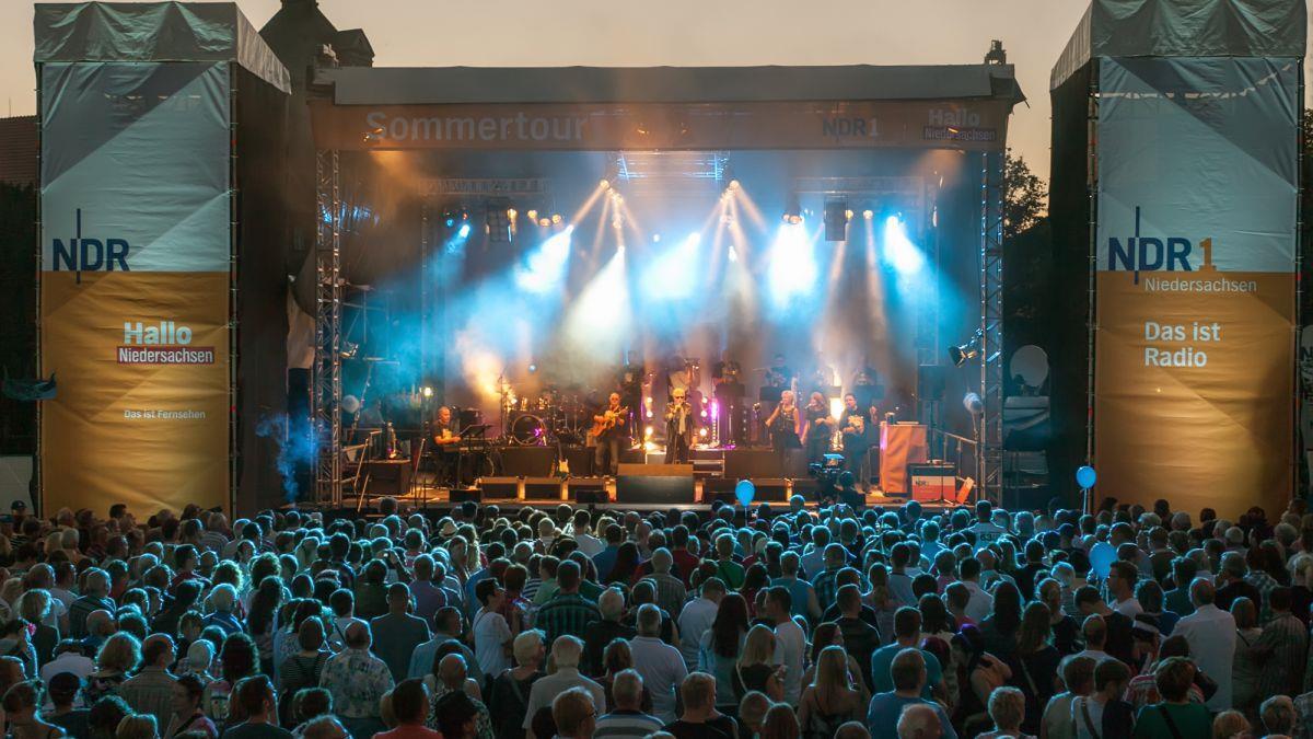 Brake: Stadtwette und Mega-Party am Binnenhafen Die NDR-Sommertour macht in diesem Jahr Station in Brake.