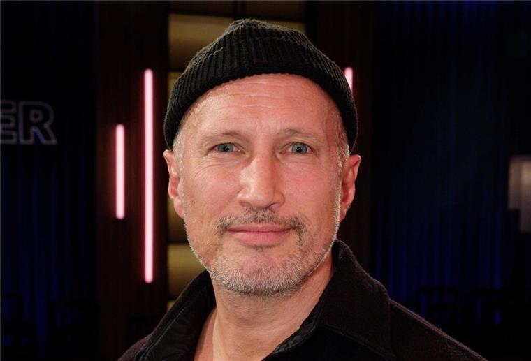 Benno Fürmann: „Demokratie muss verteidigt werden“ Die neue Staffel von „Babylon Berlin“, in der Benno Fürmann mitwirkt, spielt vor dem Hintergrund des Erstarkens der Nationalsozialisten.