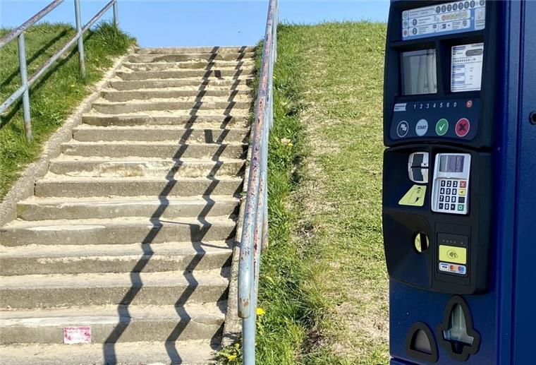 Die neuen Automaten an den Strandübergängen ermöglichen die bargeldlose Bezahlung des Strandeintritts. 