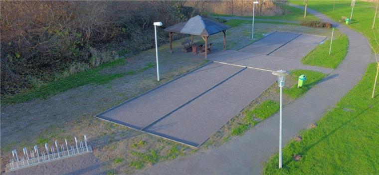 Die neuen Boulebahnen sind sogar für nationale Wettkämpfe geeignet.