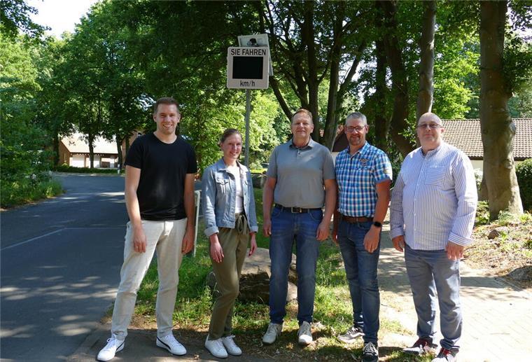 Ortstermin zur Verkehrsanzeigetafel an der Lunestedter Straße in Düring