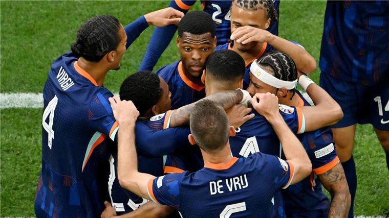 Niederlande vor Türkei-Spiel: Rumänien-Leistung als Maßstab Die Niederländer setzten sich klar gegen Rumänien durch.