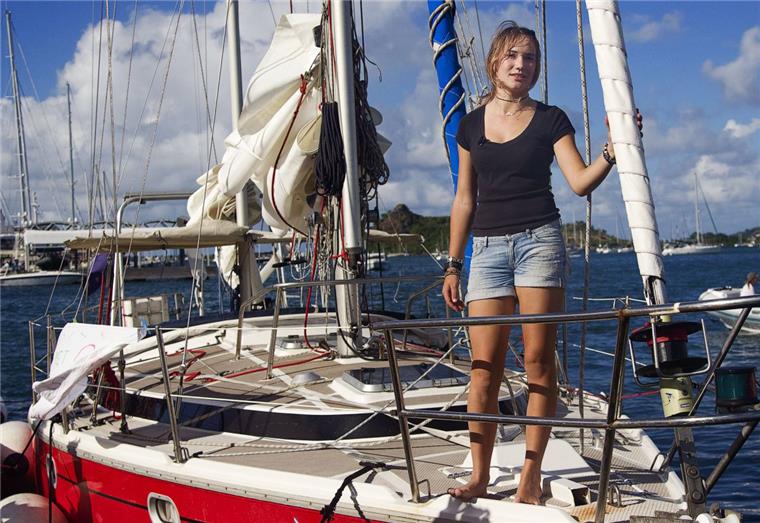 Die niederländische Seglerin Laura Dekker berichtet in Brake über ihre Erlebnisse.