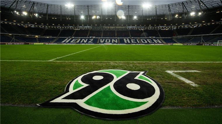 Hannovers Taycan Kurt verletzt sich im Training schwer Die Niedersachsen müssen vorerst auf Kurt verzichten.