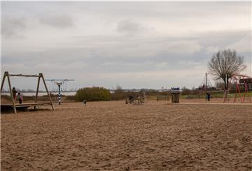 Die Nordenhamer SPD-Fraktion möchte das Strandgelände attraktiver gestalten. Einen Aussichtsturm lehnt die Partei ab.