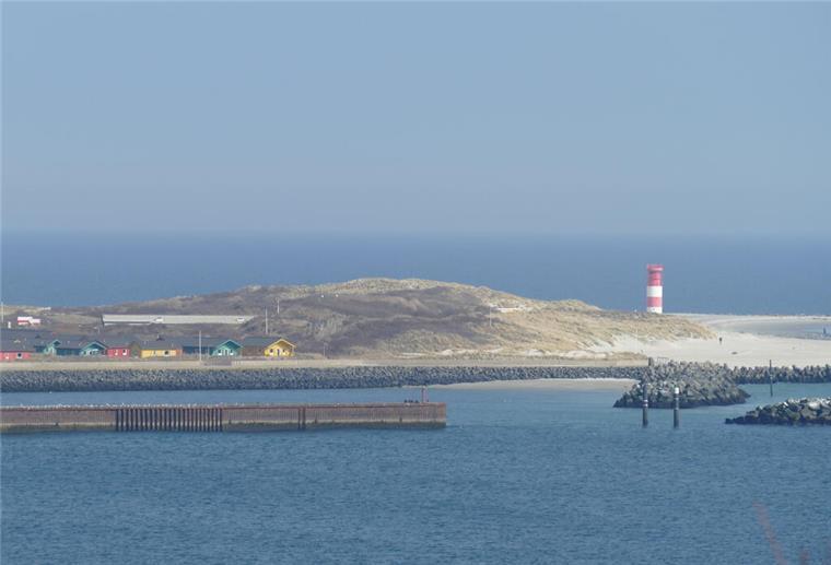 Blick auf die Nordsee-Insel Düne neben Helgoland. Die Nordsee-Insel Düne ist weitgehend unbekannt. Sie liegt direkt neben Helgoland und ist ein Paradies für Urlauber.