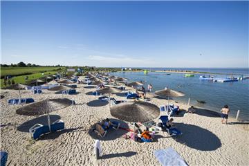 Die Nordsee-Lagune lädt wieder zum Baden und Relaxen ein.