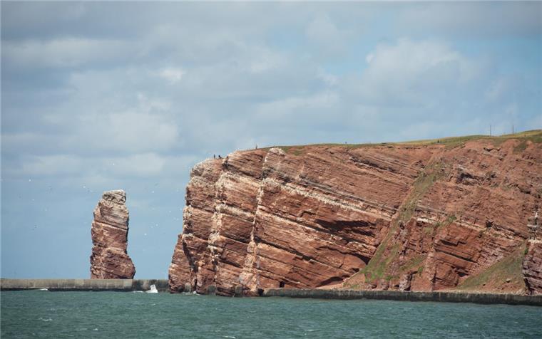 Die Nordseeinsel Helgoland ist ans Fernwärmenetz angeschlossen. Nun haben die Bewohner darüber abgestimmt, ob sie ihre Öfen noch benutzen dürfen. 