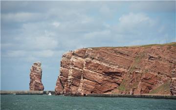 Die Nordseeinsel Helgoland ist ans Fernwärmenetz angeschlossen. Nun haben die Bewohner darüber abgestimmt, ob sie ihre Öfen noch benutzen dürfen. 