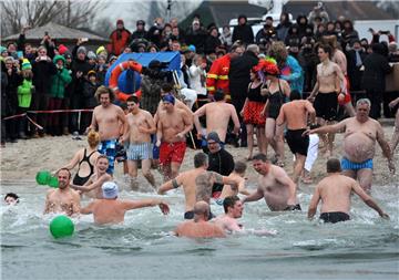 Die Nordseelagune in Burhave ist alljährlich Ort des Neujahrsschwimmens. 