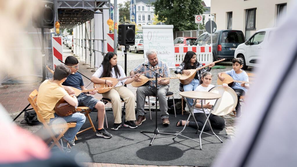 Die "Offene Straßenmusikbühne" zog die unterscchiedlichsten Musiker an