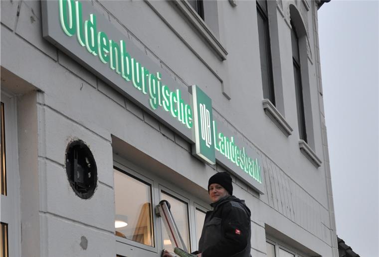 OLB zieht ihr Personal aus Blexen ab Die OLB wandelt ihre Filiale in Blexen in eine SB-Filiale um.