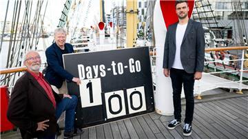 Die Organisatoren Jörn Karweit, Henning Dörr und Ralf Meyer. In 100 Tagen beginnt mit der „Sail“ eines der größten Windjammer-Treffen.