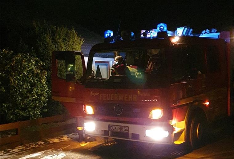 Die Ortsfeuerwehr Wehdel an der Einsatzstelle in Sellstedt.