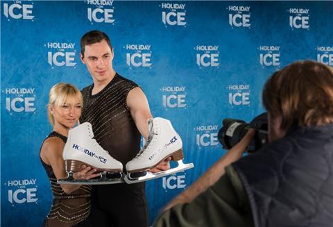 Die Paarlauf-Olympiasieger Aljona Savchenko und Bruno Massot sind in Bremen bei "Holiday on Ice" zu sehen.