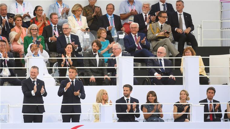 Die Paralympics in Paris sind eröffnet worden.