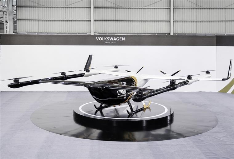 Die Passagierdrohne V.MO bei ihrer Vorstellung in China. Das Flugtaxi, das von VW den Spitznamen «Fliegender Tiger» bekommen hat, verfügt über acht Rotoren für den Auftrieb und zwei weitere Propeller für den horizontalen Flug.