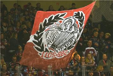 Die Pinguins-Fans wollen ihre Mannschaft auch bei den Auswärtsspielen in Straubing anfeuern. 