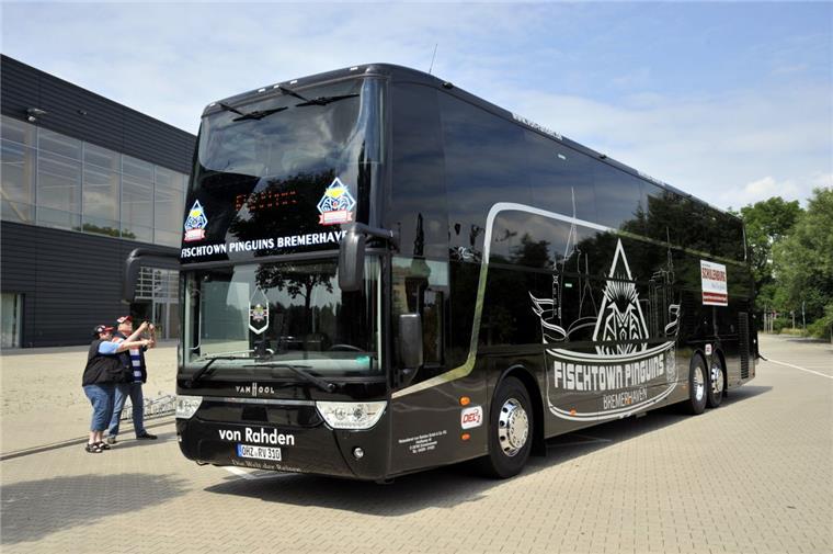 Die Pinguins sind wieder viel mit dem Mannschaftsbus unterwegs.