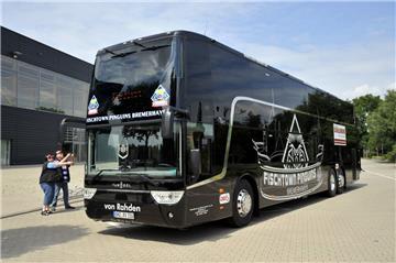 Die Pinguins sind wieder viel mit dem Mannschaftsbus unterwegs.
